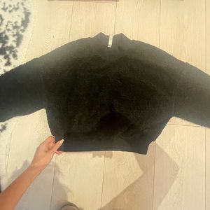 Cute black teddy crop. XS.